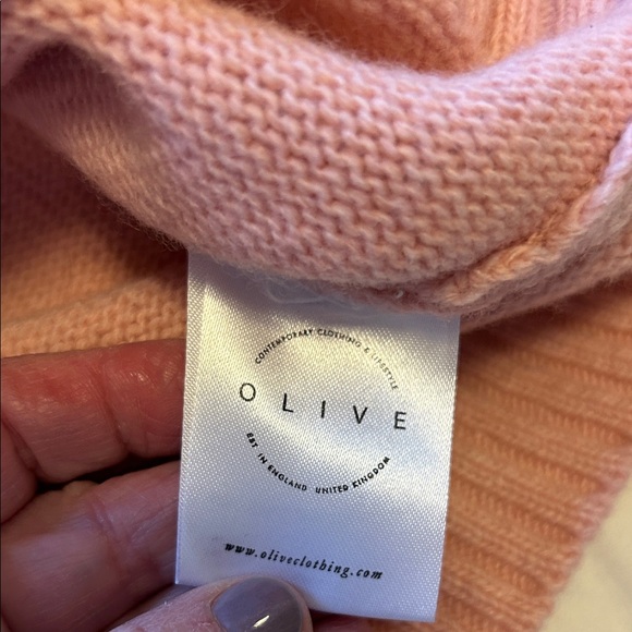 Elegant Pink Turtleneck Sweater - Picture 6 of 8